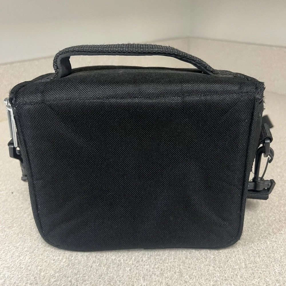 Samsonite Small Camera Bag or Camcorder Bag Compartments divisions Compact Black